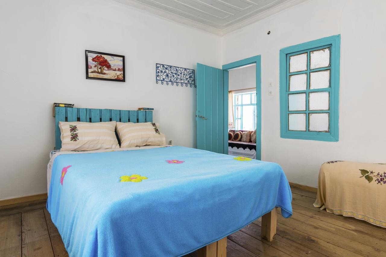 Bed and Breakfast Hobbithousebademler Urla Exteriér fotografie